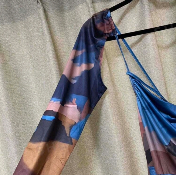 SHEIN Halter Neck, Split Thigh Dress - Picture 5 of 5